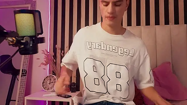 LeoTease online show from 05/05/26, 07:17