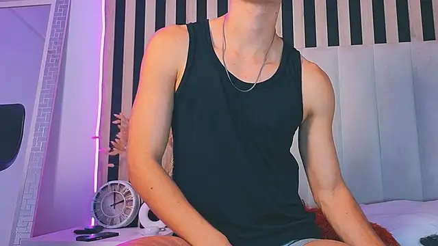 LeoTease online show from 04/25/26, 07:11