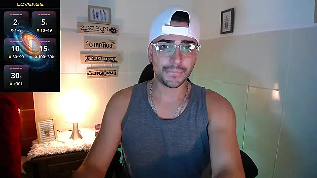 Snapshot of andders_ chatting on 05/23/26, 12:53 andders online show from 05/23/26, 12:53
