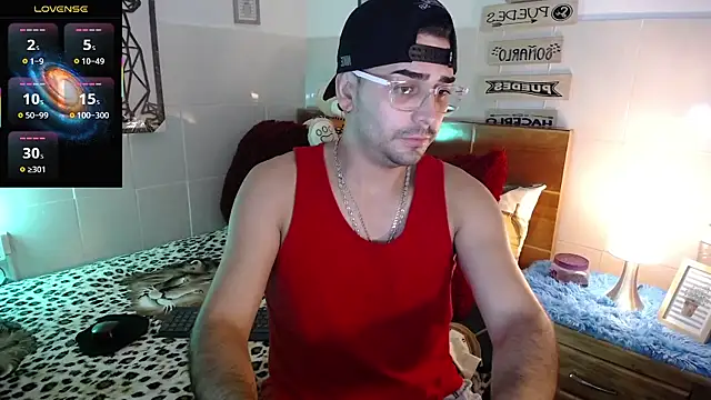 Snapshot of andders_ chatting on 06/17/26, 01:49 andders online show from 06/17/26, 01:49