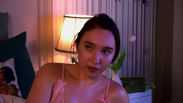 Snapshot of Suzaneey chatting on 06/15/26, 07:35 Suzaneey online show from 06/15/26, 07:35