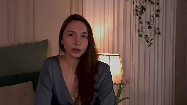 Suzaneey online show from 05/28/26, 06:47