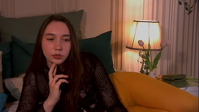 Suzaneey online show from 05/30/26, 06:57
