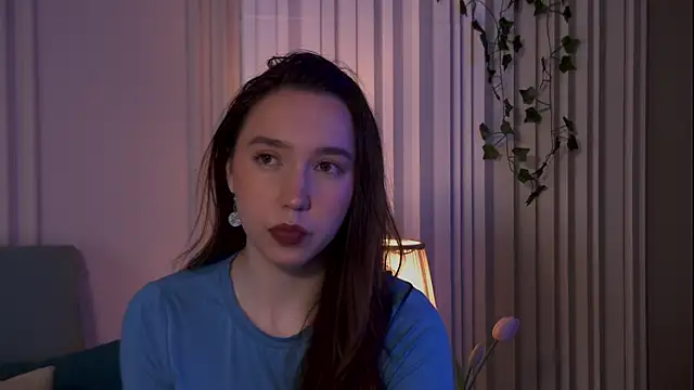 Suzaneey online show from 06/06/26, 06:46