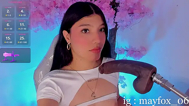 May Fox  online show from 05/05/26, 08:34