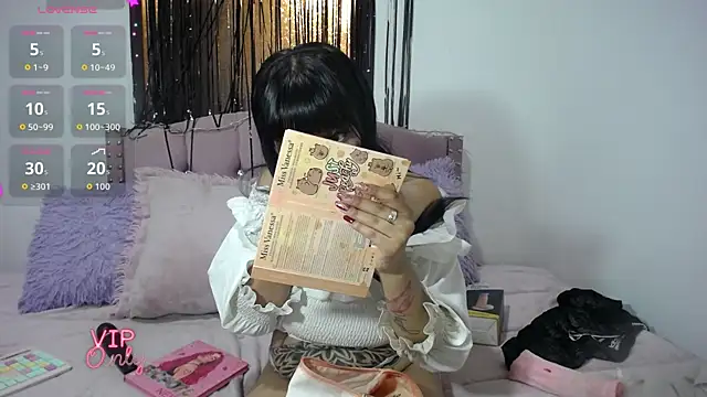 Snapshot of barbie_pym chatting on 06/18/26, 12:32 barbie pym online show from 06/18/26, 12:32