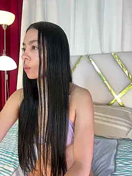 Lila-pinkky online show from 04/26/26, 11:29