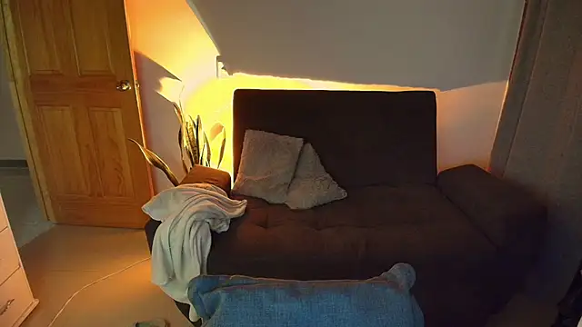 Alyssa and DAngelo online show from 05/15/26, 01:47