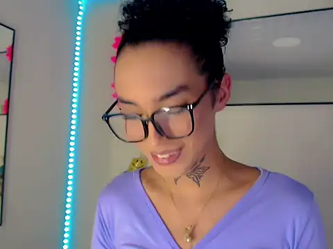 Darianna A online show from 04/17/26, 09:28