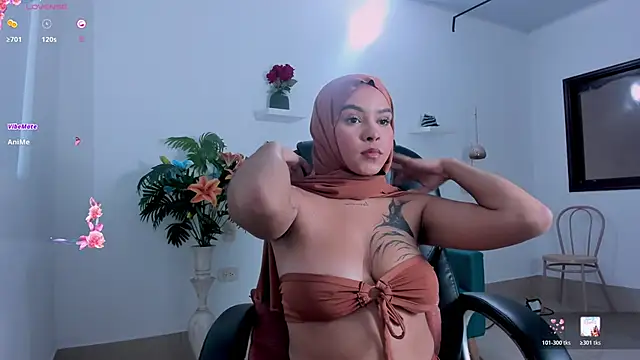 zahra moon online show from 04/16/26, 01:56