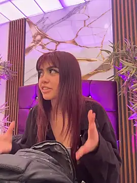 kira ec online show from 05/26/26, 07:12
