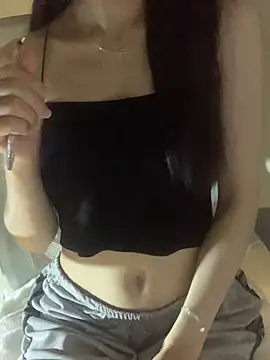 Snapshot of Summ_vn chatting on 04/20/26, 11:35 Summ vn online show from 04/20/26, 11:35