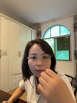 lisha521 online show from 06/18/26, 01:37