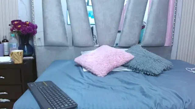 CarlaSpenser online show from 04/22/26, 03:13