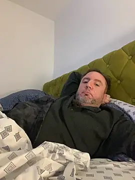 Snapshot of daddyishardnow chatting on 04/16/26, 03:18 daddyishardnow online show from 04/16/26, 03:18