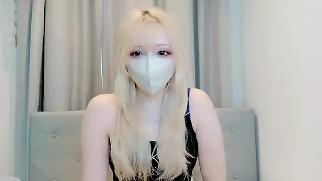 Snapshot of mimi__k chatting on 05/01/26, 05:56 mimi k online show from 05/01/26, 05:56