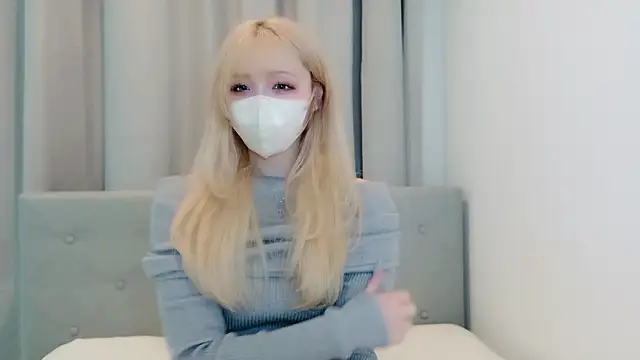 Snapshot of mimi__k chatting on 04/24/26, 05:09 mimi k online show from 04/24/26, 05:09