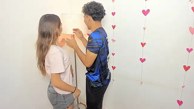 skinygirlcouple online show from 04/17/26, 02:09