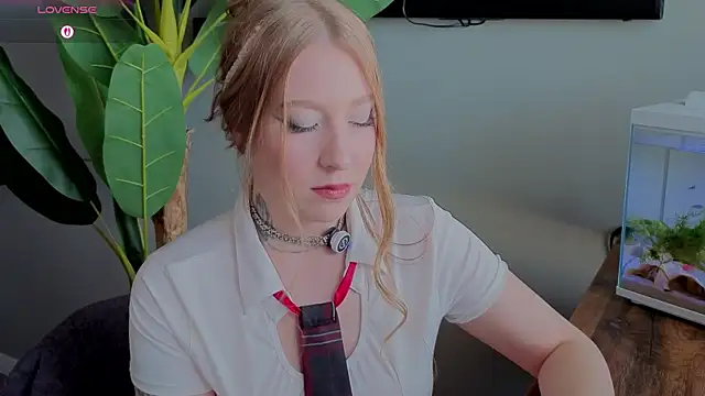 Snapshot of ShowmeYourfetish chatting on 05/08/26, 03:43 ShowmeYourfetish online show from 05/08/26, 03:43