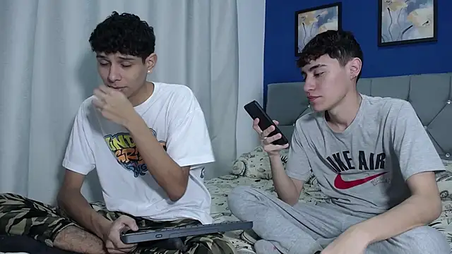Snapshot of Thiago_And_Gael chatting on 06/19/26, 12:05 Thiago And Gael online show from 06/19/26, 12:05