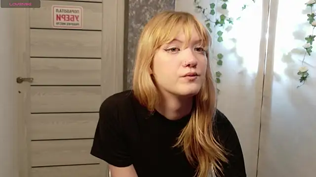 Lina Wi online show from 05/13/26, 08:16