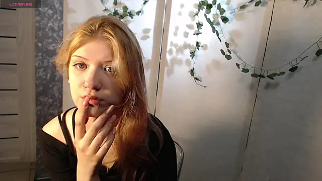 Lina Wi online show from 04/25/26, 08:06