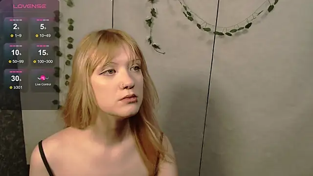 Lina Wi online show from 04/30/26, 08:16