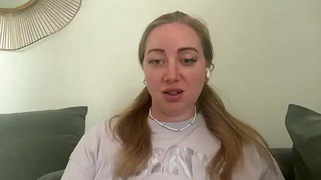 Snapshot of arielsweetieee chatting on 06/30/26, 08:58 arielsweetieee online show from 06/30/26, 08:58