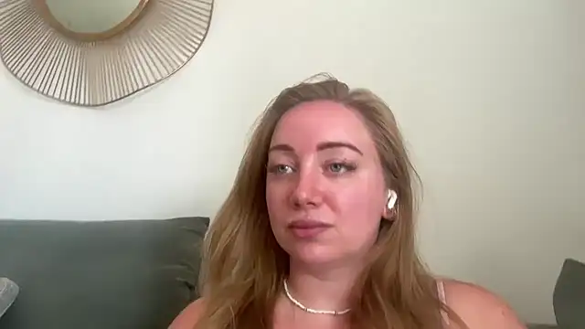 Snapshot of arielsweetieee chatting on 07/02/26, 10:21 arielsweetieee online show from 07/02/26, 10:21