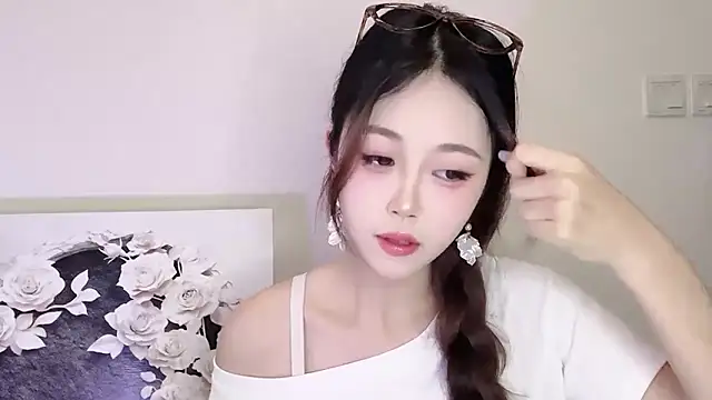 KiKi-011 online show from 05/15/26, 07:17
