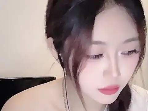 KiKi-011 online show from 04/21/26, 10:11