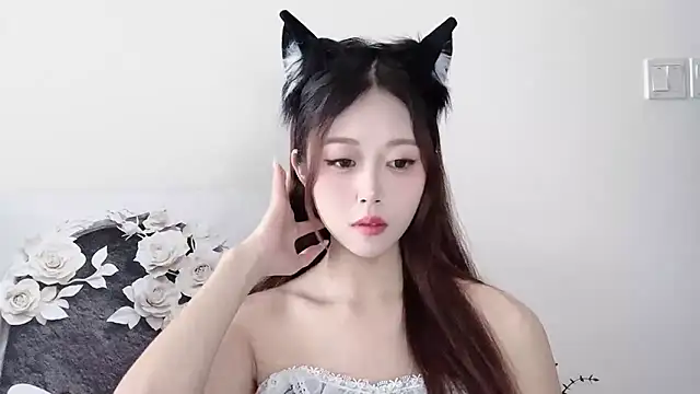 KiKi-011 online show from 05/18/26, 07:57