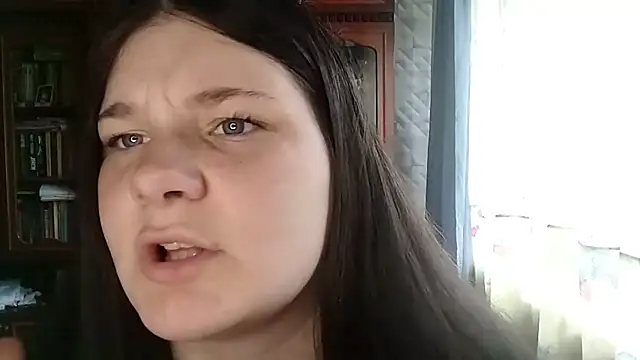 BeatriceMolands online show from 05/19/26, 01:40
