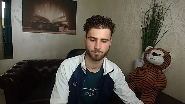 KyloEast online show from 05/11/26, 07:10