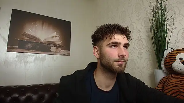 KyloEast online show from 05/02/26, 05:56