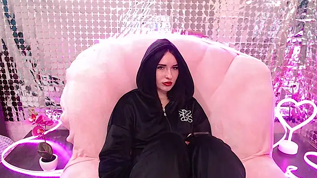 MadamSofi online show from 04/18/26, 09:11