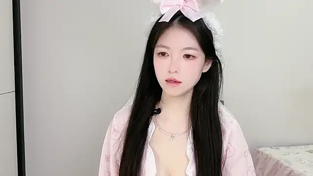 XiaoMei-iiiiii online show from 04/18/26, 01:35