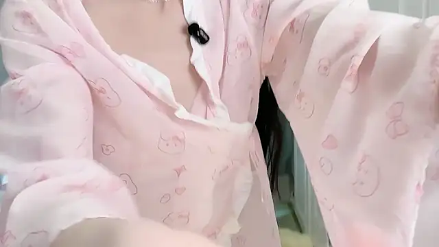 XiaoMei-iiiiii online show from 05/26/26, 02:31