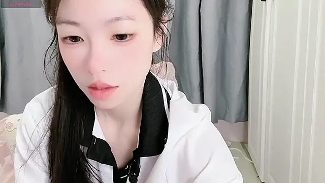 XiaoMei-iiiiii online show from 05/19/26, 07:04