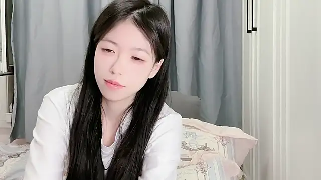XiaoMei-iiiiii online show from 05/28/26, 04:35