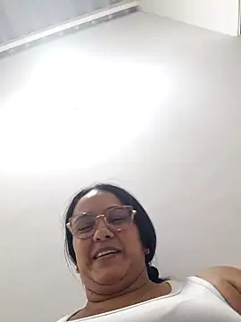 Snapshot of Samanta-42 chatting on 06/06/26, 11:21 Samanta-42 online show from 06/06/26, 11:21
