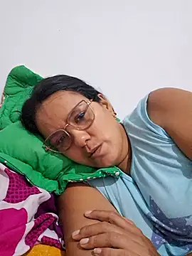Snapshot of Samanta-42 chatting on 06/19/26, 10:54 Samanta-42 online show from 06/19/26, 10:54
