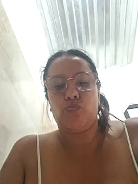 Snapshot of Samanta-42 chatting on 06/13/26, 02:26 Samanta-42 online show from 06/13/26, 02:26
