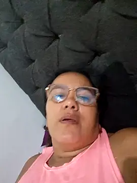 Snapshot of Samanta-42 chatting on 06/02/26, 10:15 Samanta-42 online show from 06/02/26, 10:15