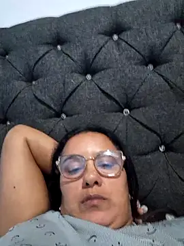 Snapshot of Samanta-42 chatting on 06/16/26, 02:44 Samanta-42 online show from 06/16/26, 02:44
