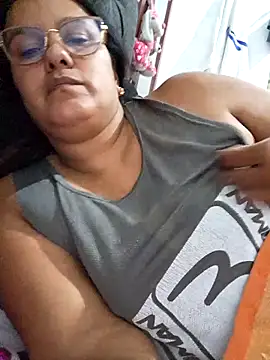 Snapshot of Samanta-42 chatting on 06/10/26, 10:27 Samanta-42 online show from 06/10/26, 10:27