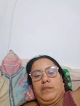 Snapshot of Samanta-42 chatting on 06/24/26, 06:01 Samanta-42 online show from 06/24/26, 06:01