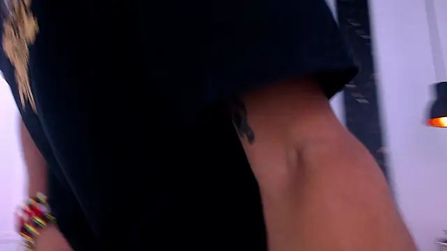 Lian Jacob online show from 04/22/26, 08:04