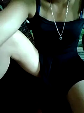 Snapshot of Zara-Lina chatting on 06/05/26, 07:03 Zara-Lina online show from 06/05/26, 07:03