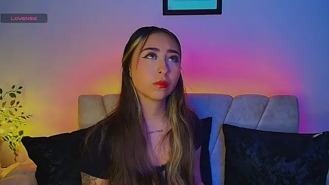 Cloe martinezz  online show from 05/13/26, 10:17